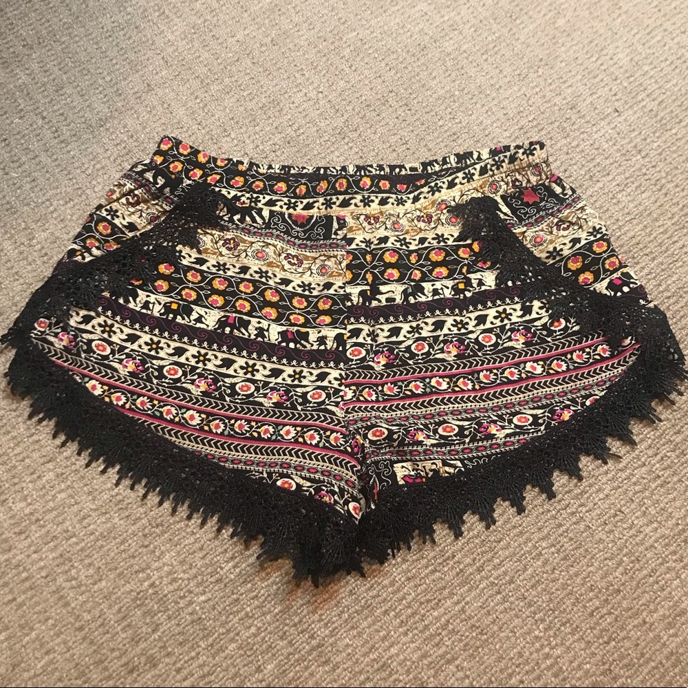 ❌SOLD❌ Flowy boho festival shorts